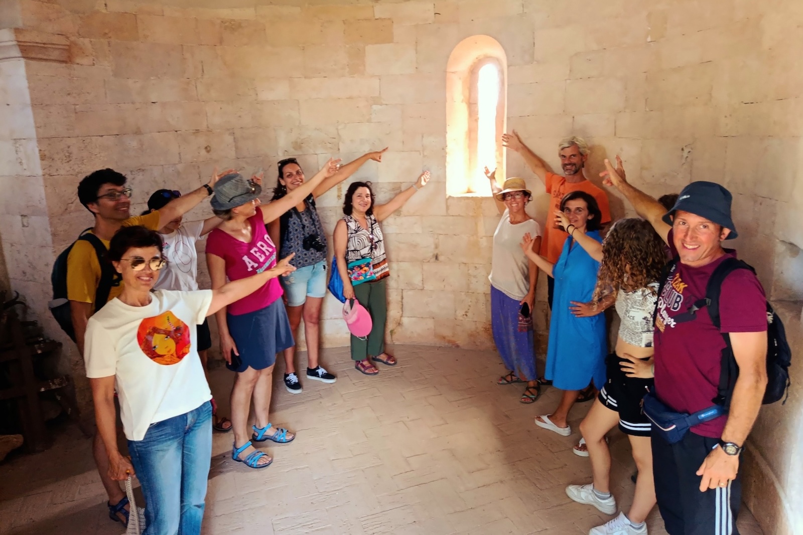 Visita guidata con gruppo di partecipanti durante le attività del Museo del Mare di Capoliveri